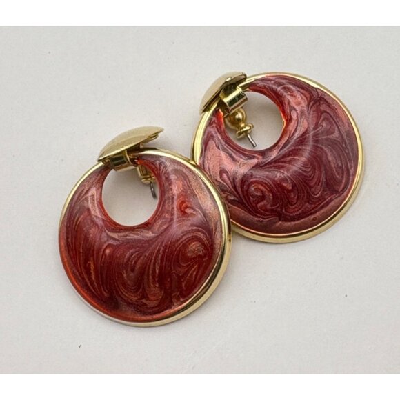 Vintage Gold Tone Dangle Earrings Red Swirl Enamel Retro 80s Door Knocker - Picture 3 of 6